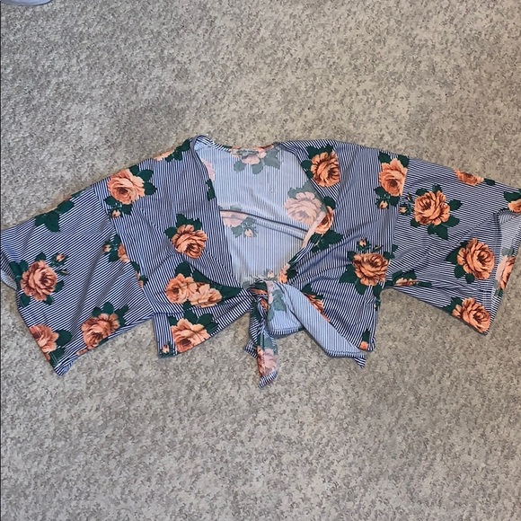 Floral tie crop top - Picture 1 of 1